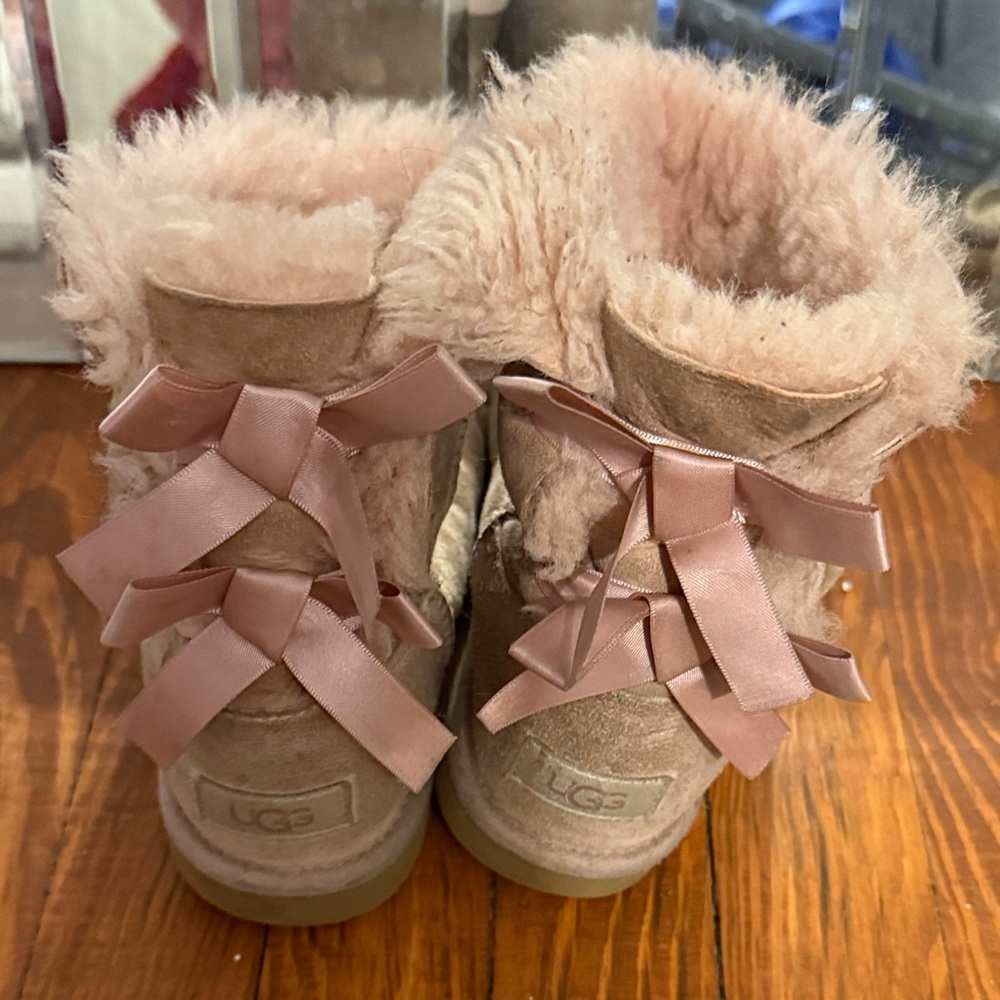 Ugg Kids Blush Pink Bow Boots size 2